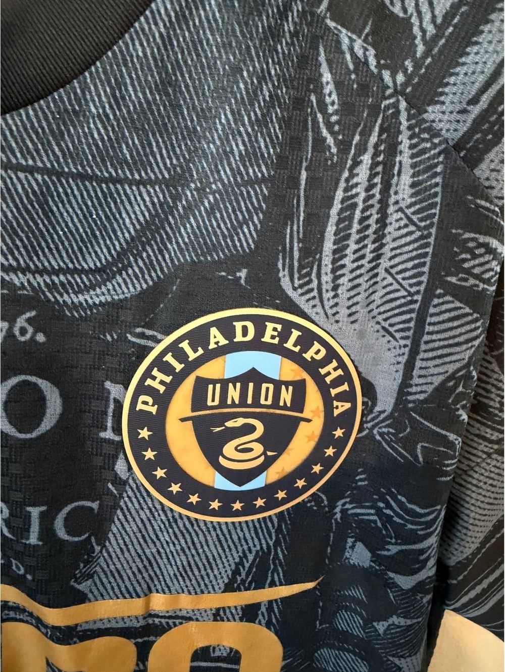 Philadelphia Union Soccer Jersey MLS -Men's Med Slim Fit - Picture 3 of 5